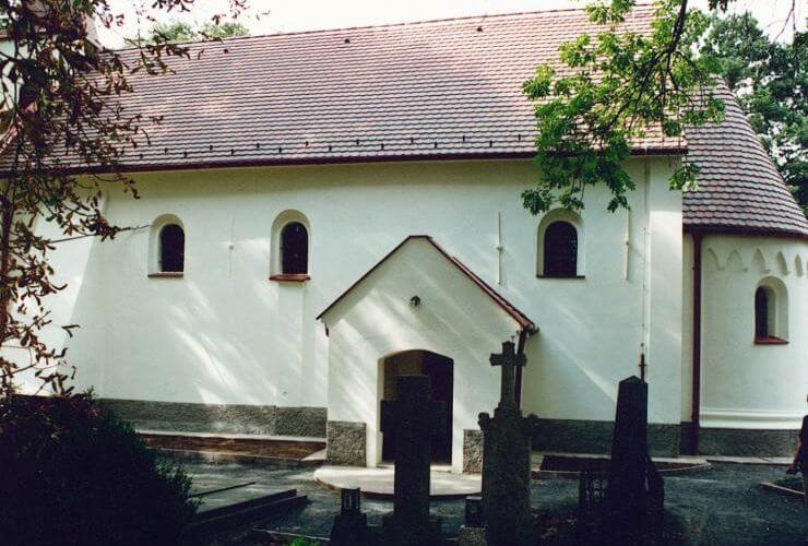 Kostol v obci Trstín