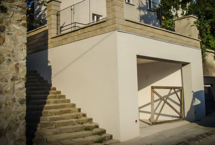 Garáž a terasa nad garážou v Bratislave - fotografia 1